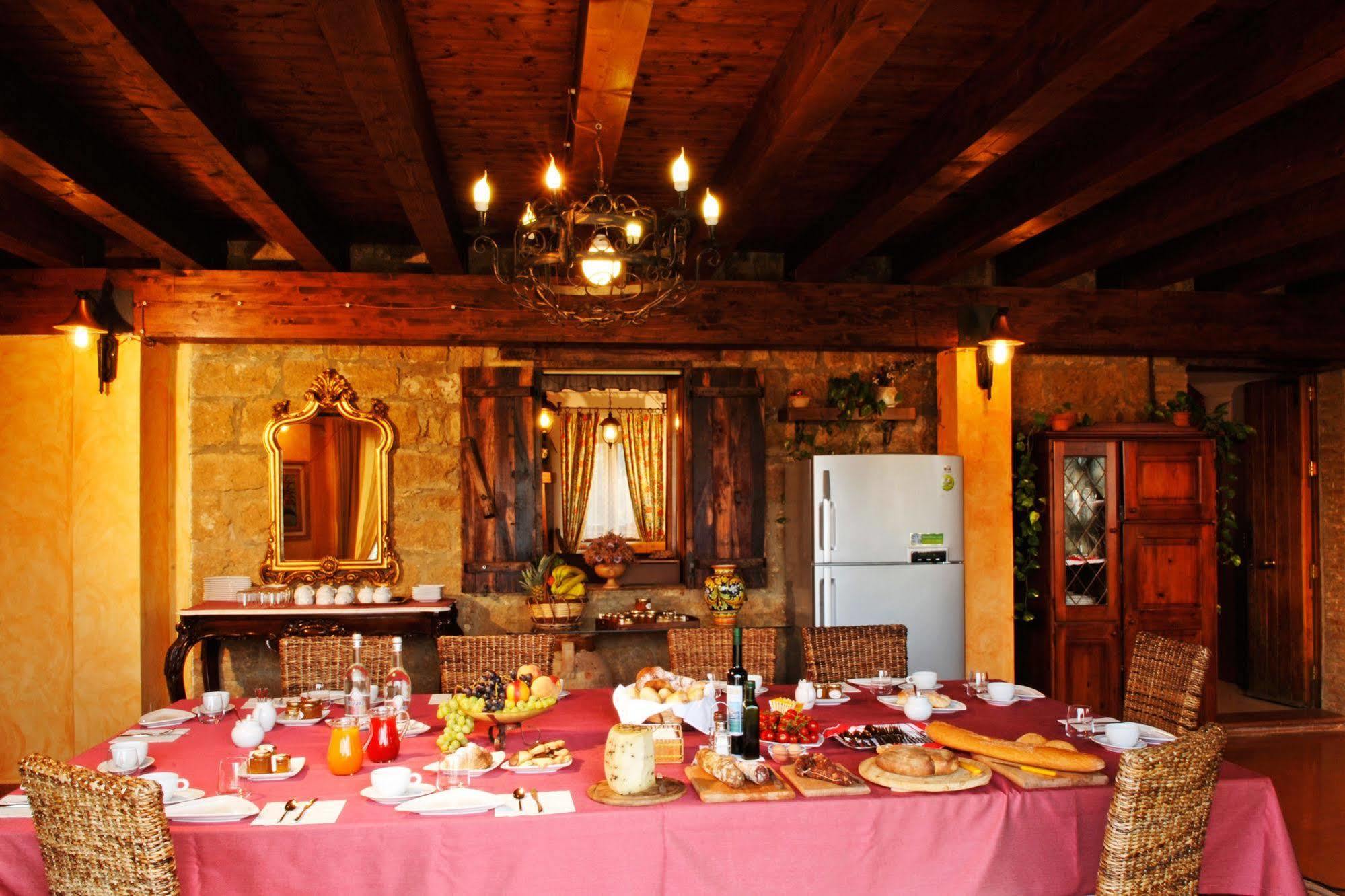 La Casa Sulla Collina D'Oro Bed and Breakfast Piazza Armerina Exteriör bild